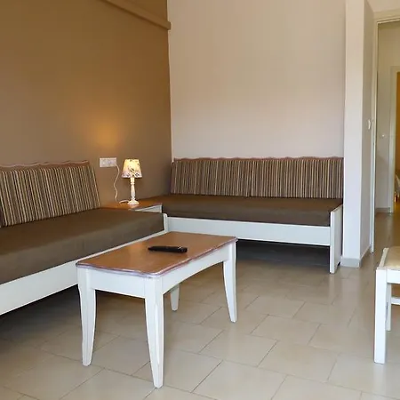 Apartament Camelia & *